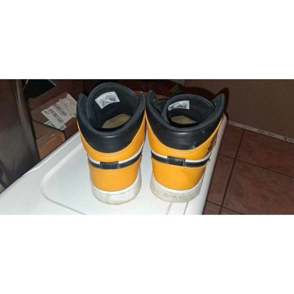 Men's Size 10 Retro Jordan 1's